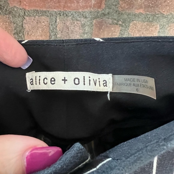 Alice + Olivia Black Pinstripe Trousers - Picture 4 of 4